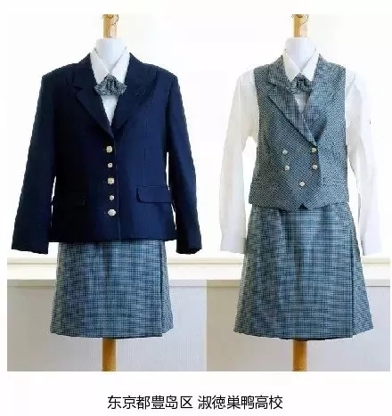 怎么才能把很丑的校服穿出氛围感,很丑的校服如何穿出少年感