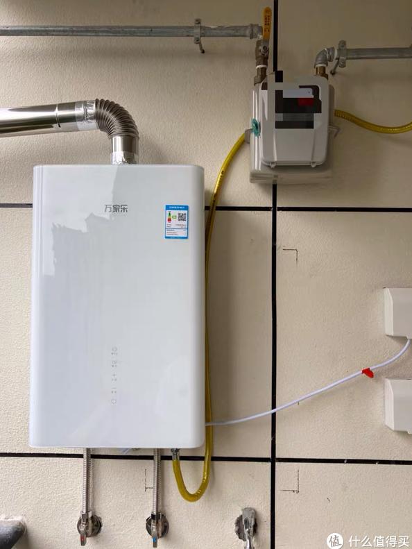 万家乐热水器和老板热水器哪个好,美的热水器跟万家乐热水器哪个好