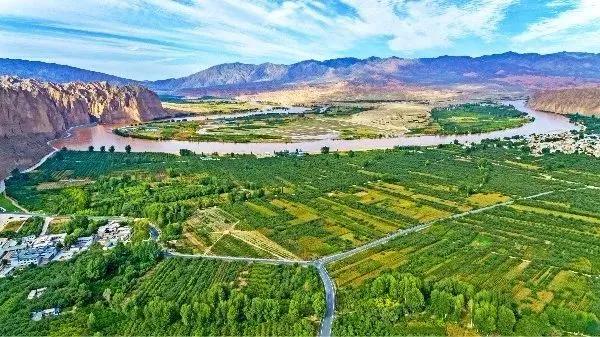 住最静的酒店，看最美的景！只因在黄河石林~