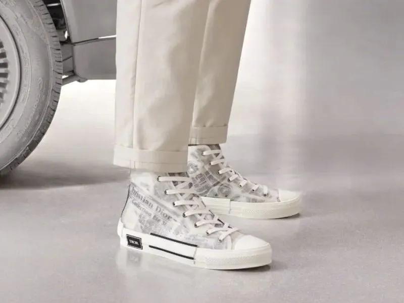 今年流行帆布鞋底子,今年特别流行的一款帆布鞋