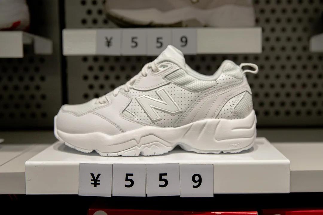 用不着加群拼团！来罗马春天奥莱，做真正的气质名媛