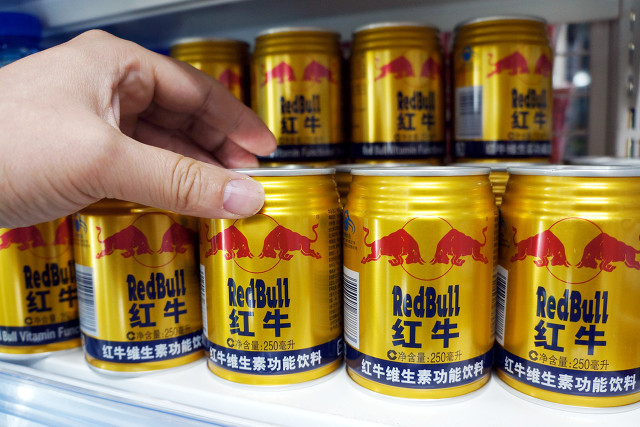 许书标和颜斌生产的红牛饮料,红牛创始人许书标秘书图片