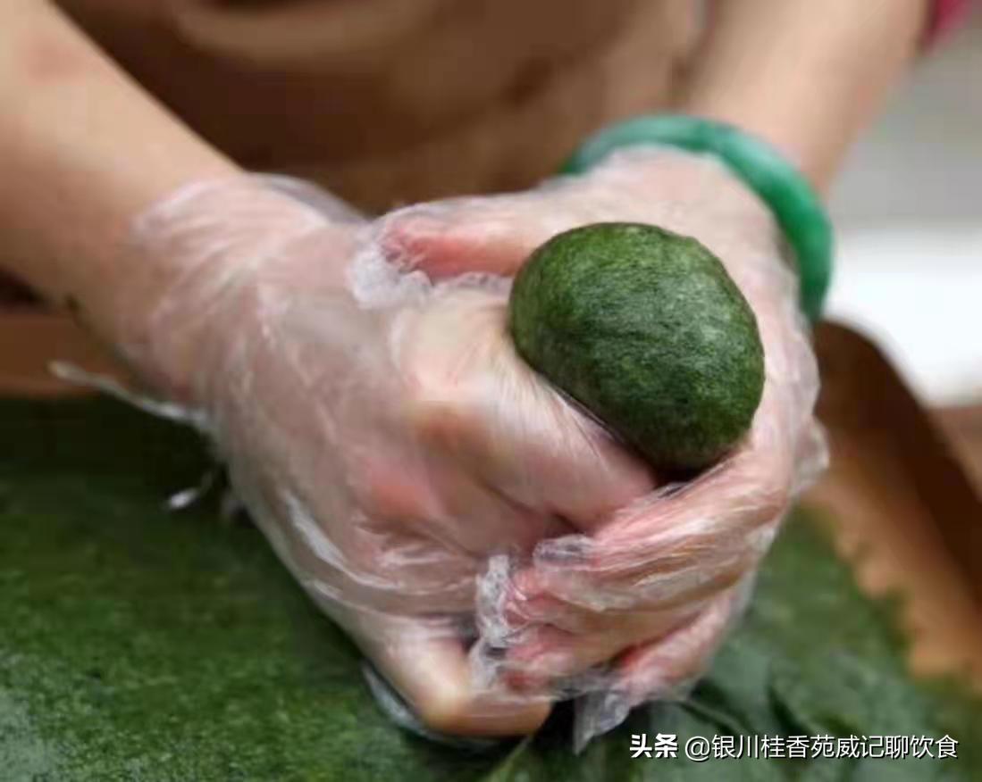 广西壮族清明节的美食,广西三月三清明五色糯米饭