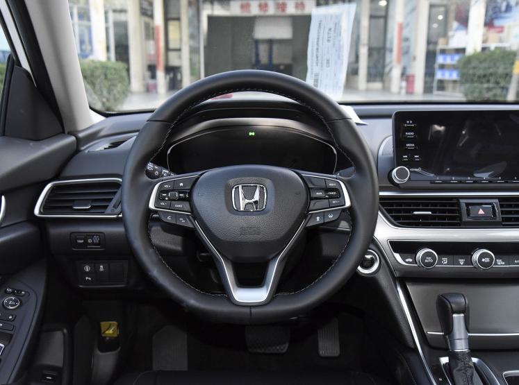 雅阁车型详解：动力系统、底盘、内外饰，看完后再购买不后悔