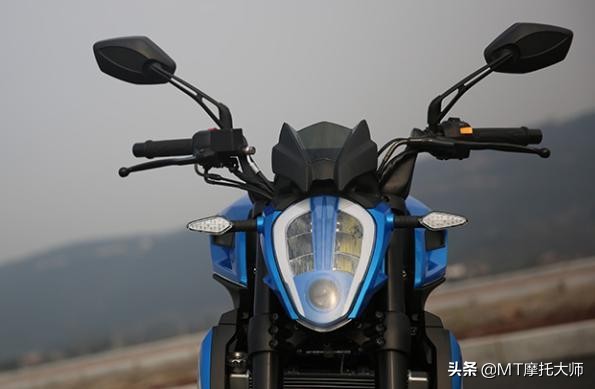 极速164km，百公里加速8.4S！这款250cc运动街车，配置高，动力强