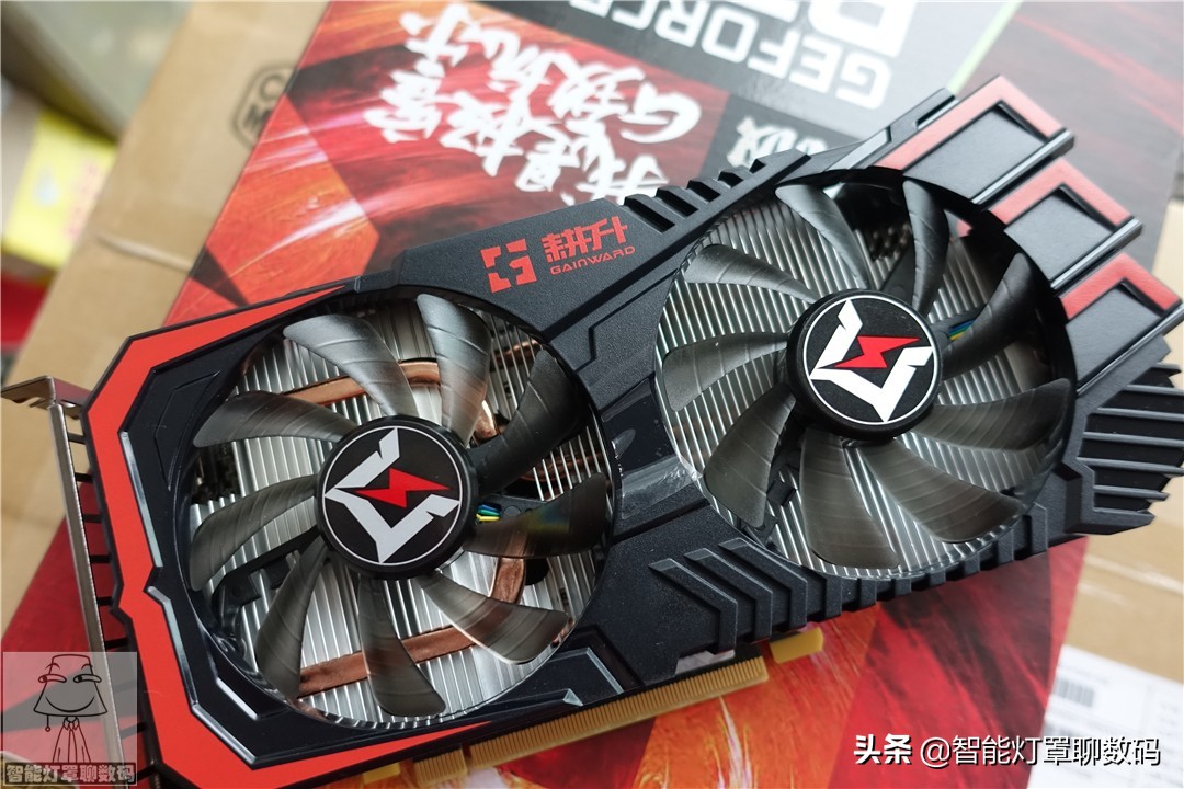 灯罩装机日记001：妹子的万元设计游戏机，感觉主板选错了