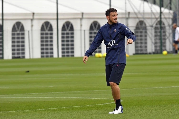 穆里尼奥下令后防重建刻不容缓,穆里尼奥c罗球员通道决裂