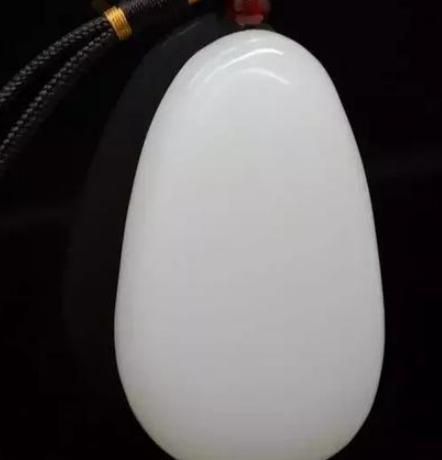 阿富汗玉和和田玉一样的吗,阿富汗玉和和田玉有什么区别