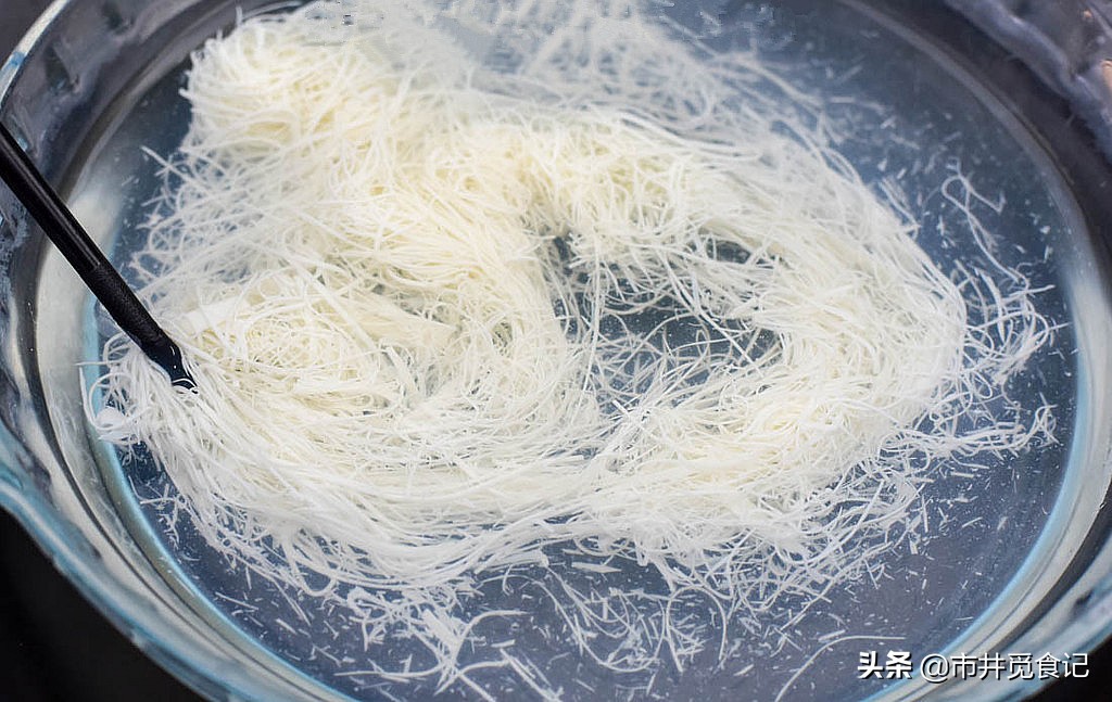 米其林大厨切面包片,米其林大厨表演刀工绝活