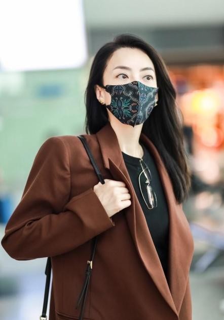 霍汶希穿绿色西装外套,霍汶希机场西装穿搭