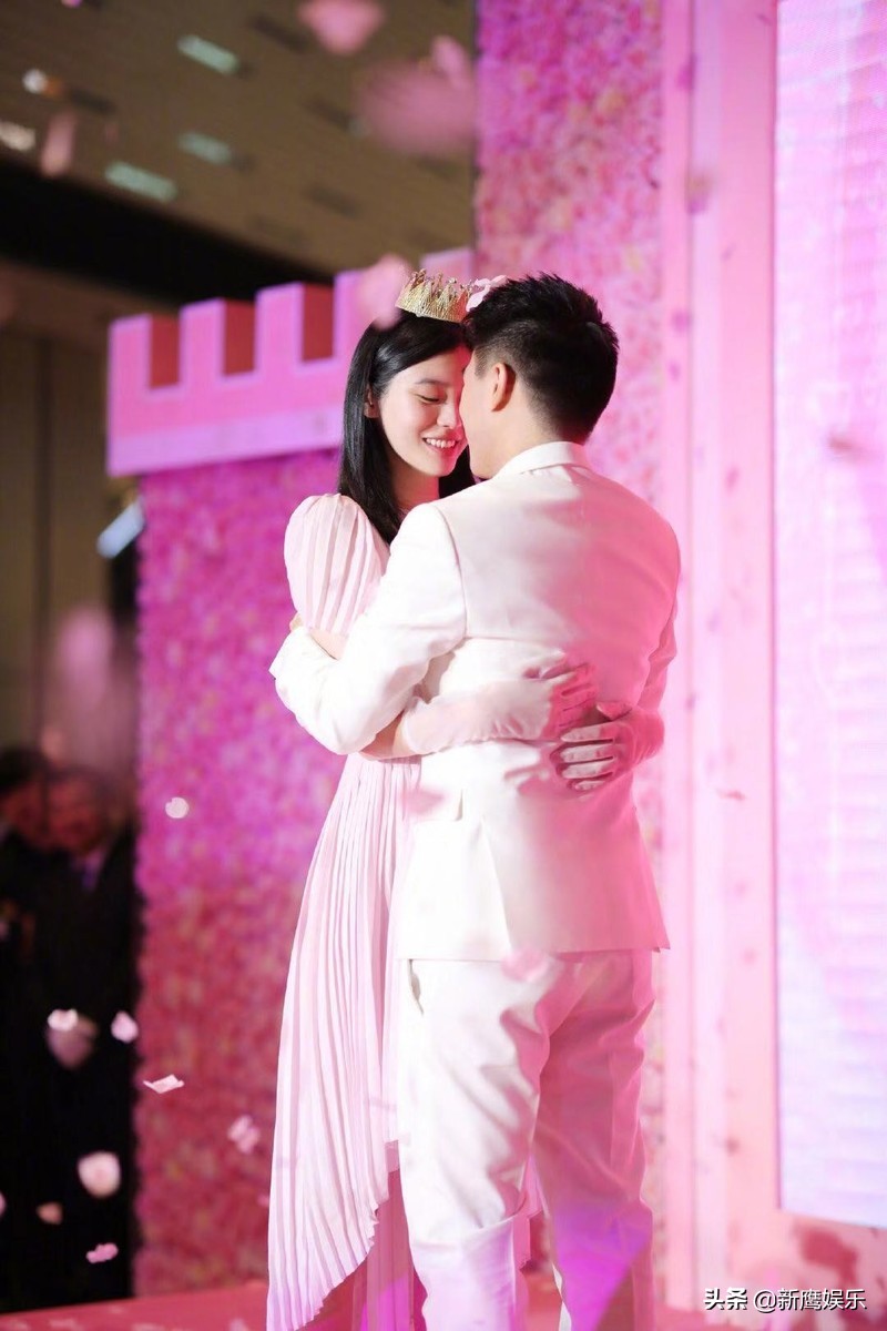 何猷君奚梦瑶综艺节目卖酒,奚梦瑶何猷君夜店