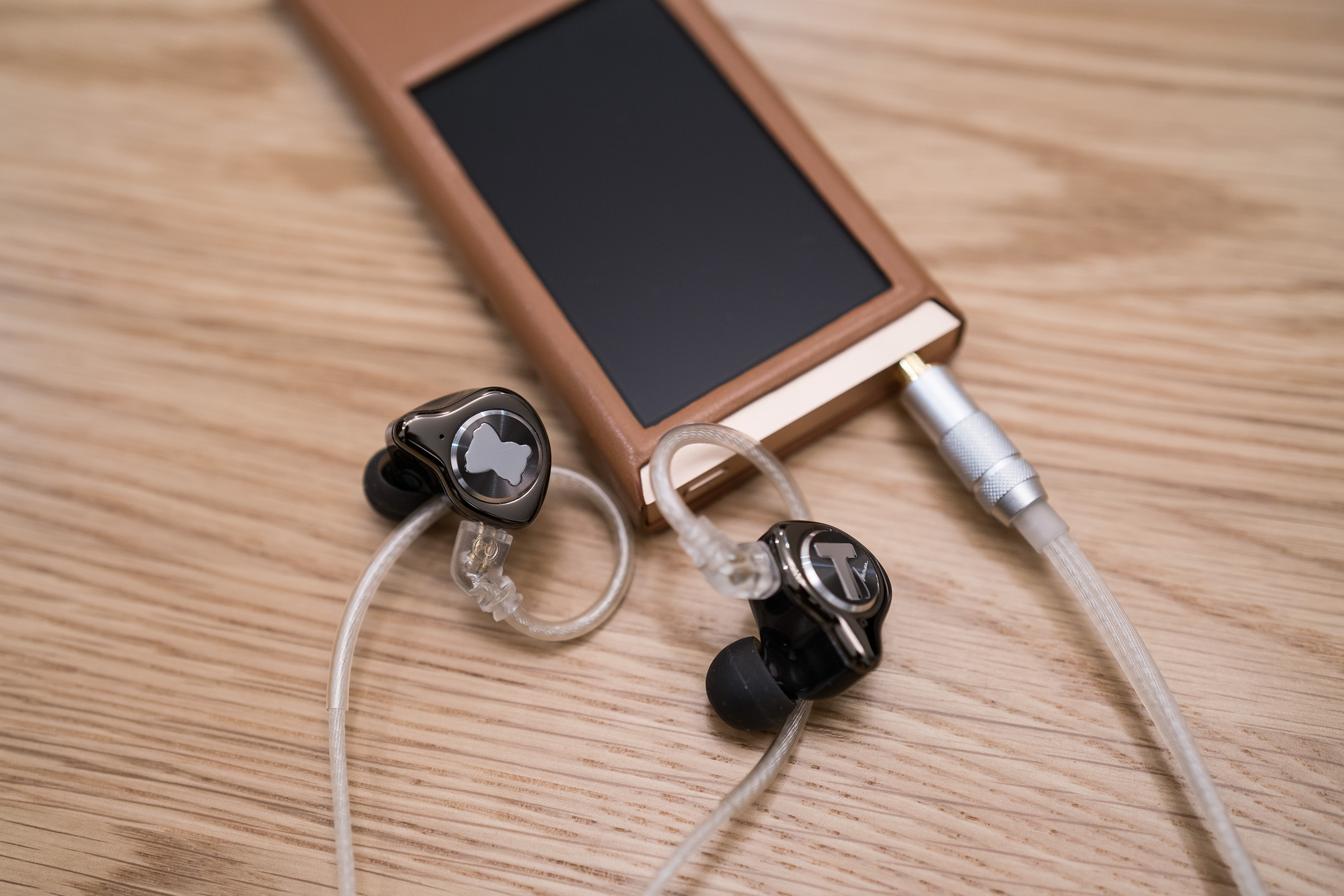 通透精致的平常心——TFZTXBEARMONICA动圈耳塞小评