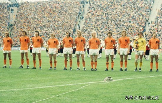 荷兰足球历届边锋,荷兰足球史上五大边锋巨星