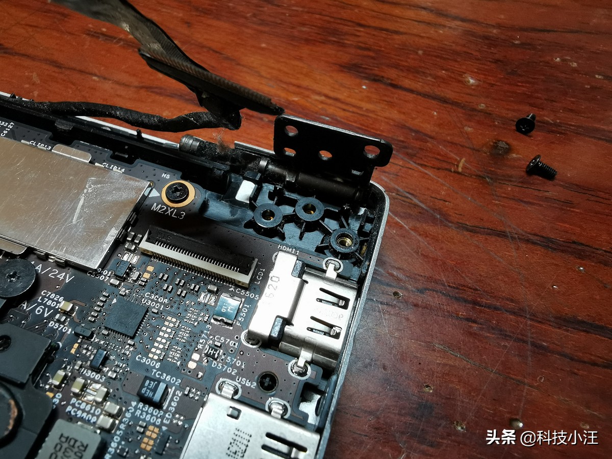 小米笔记本黑屏一秒恢复解决方法,用了几年的小米手机不经意间黑屏