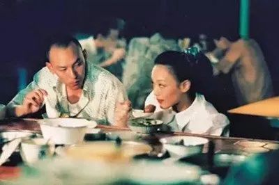 从脱衣女星到金马影后，一路开挂的舒淇，背后的故事可不简单