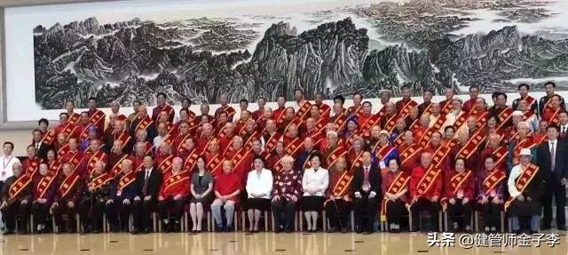 一位李文亮之死受关注,两位国医大师离世无声息,中医如何传承?