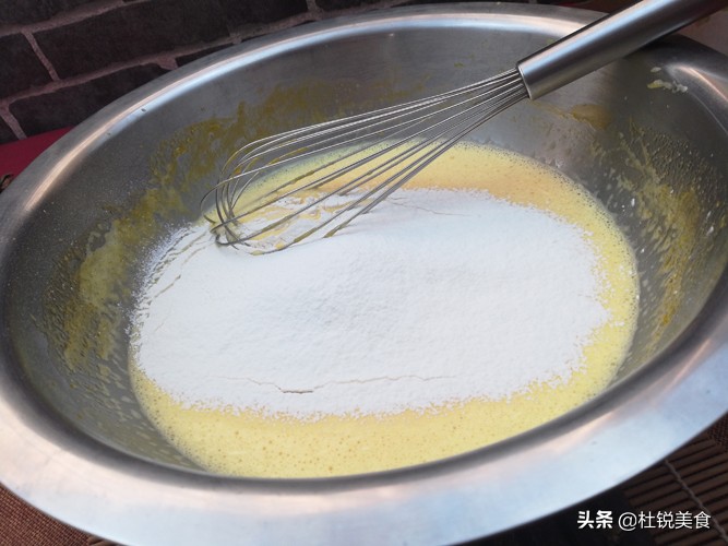戚风蛋糕蛋黄糊有颗粒会怎么样,戚风蛋糕蛋黄比蛋白多