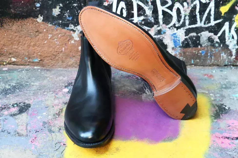 切尔西靴和马丁靴哪个更帅气男士,男人穿切尔西好看吗