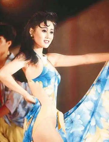 利智李连杰何鸿燊三人故事,利智迷倒赌王