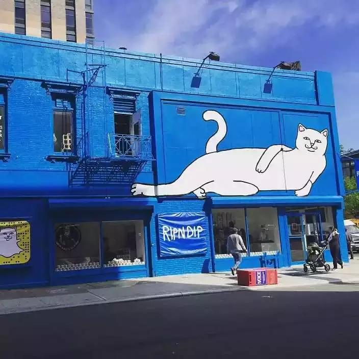 买不起大牌的牌子,买不起潮牌