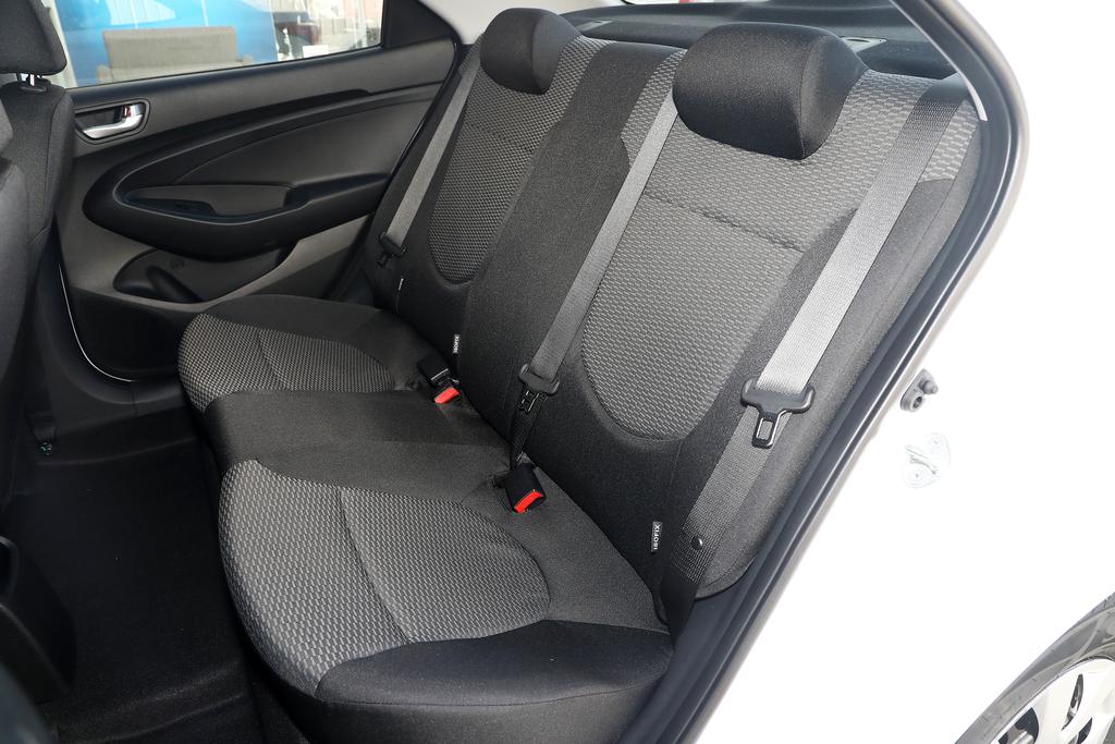 新瑞纳4.99万合适吗,2019年现代瑞纳17万公里价格