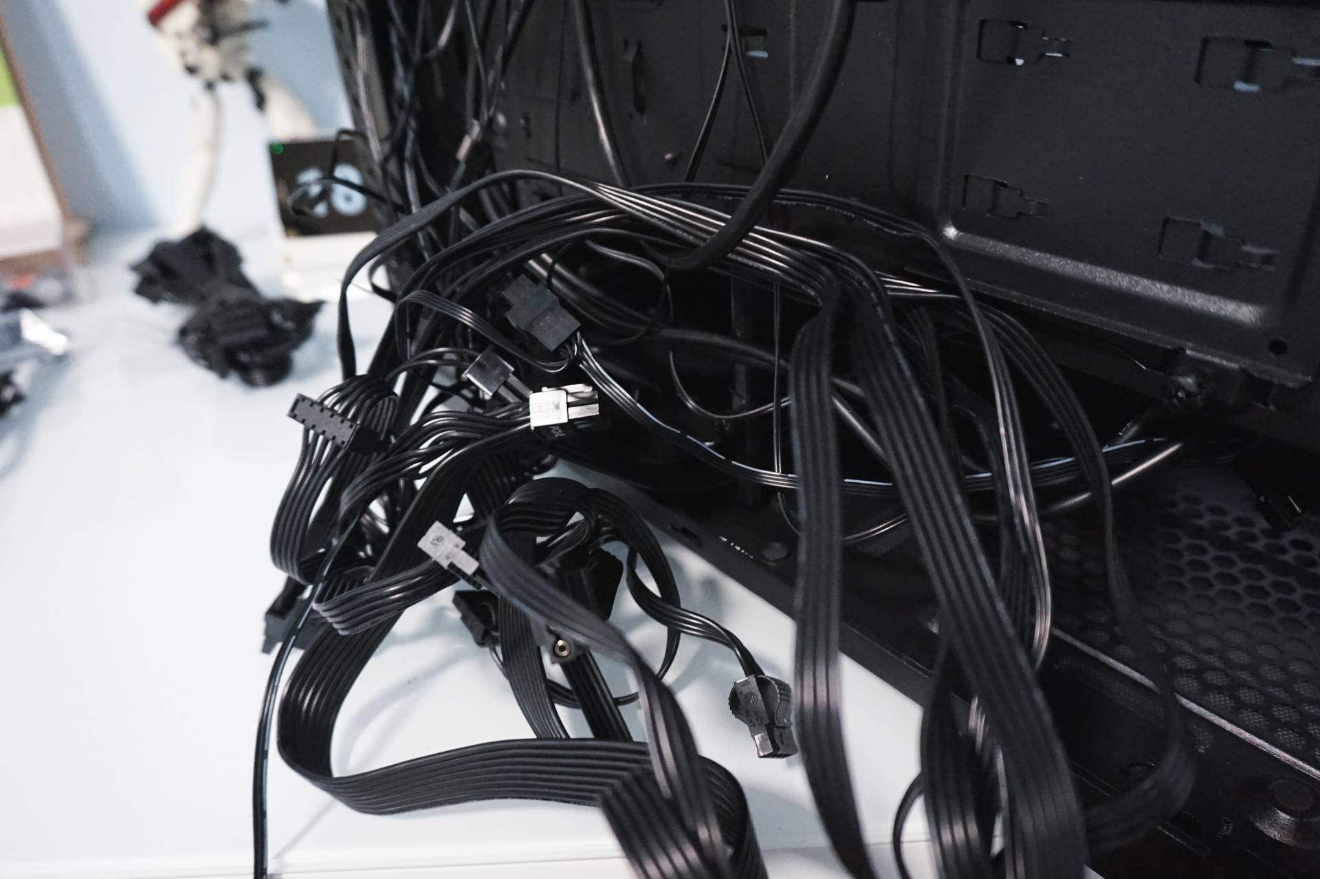 金牌全模组电源超频,超频三七防芯额定550w