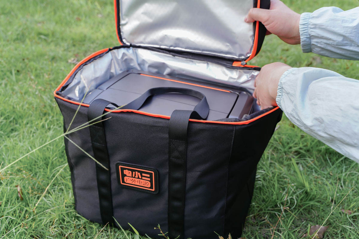 外出露营用电全靠它,电霸级别电小二户外电源1800W测评