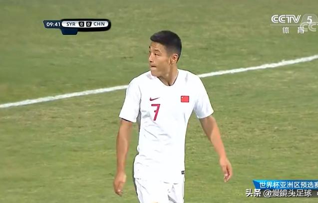 中国男足2-1泰国武磊三次错失单刀,武磊攻破巴萨球门全场高呼武磊