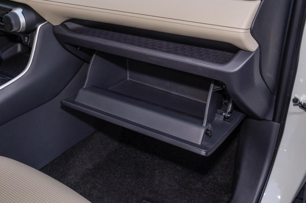 RAV4荣放中控台异响，可能是这些因素导致的，解决方法了解一下