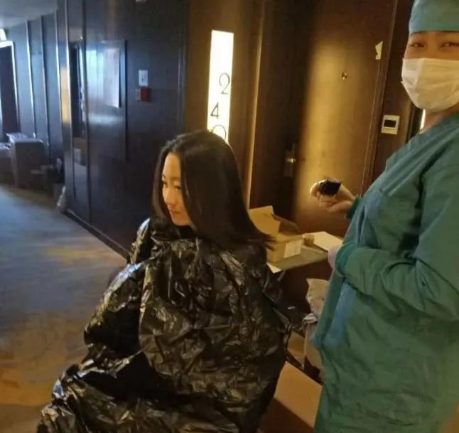 中超邀请抗疫英雄看球,中超武汉队集结