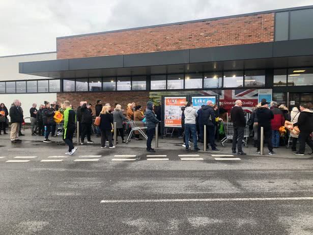 英国护士哭了,英国护士哭诉视频