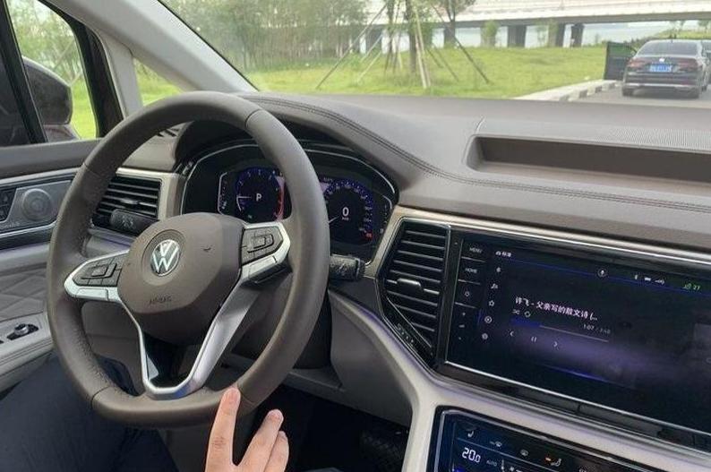 大众威然七座mpv动力,大众七座商务车威然是几驱