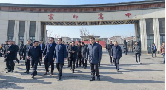 许家印忆苦思甜饭吃的是什么,许家印吃忆苦思甜饭对联