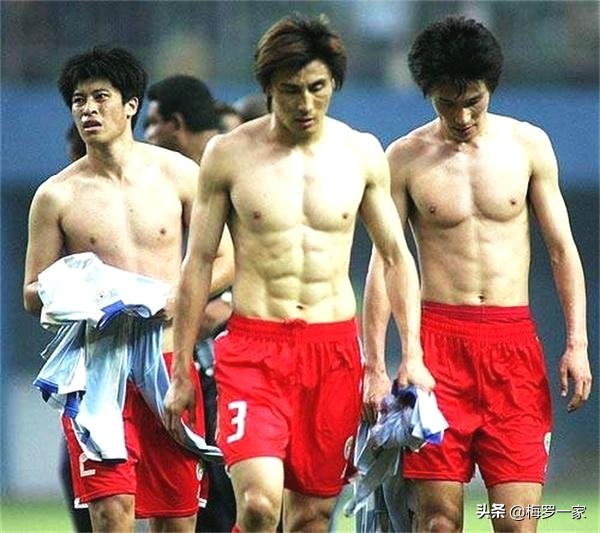 李玮锋英超留洋之争,李玮峰带伤亚洲杯