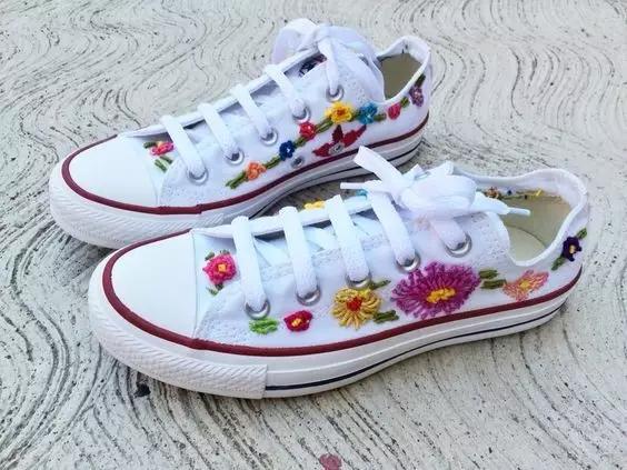 小白鞋怎么改好看,小白鞋变颜色教程