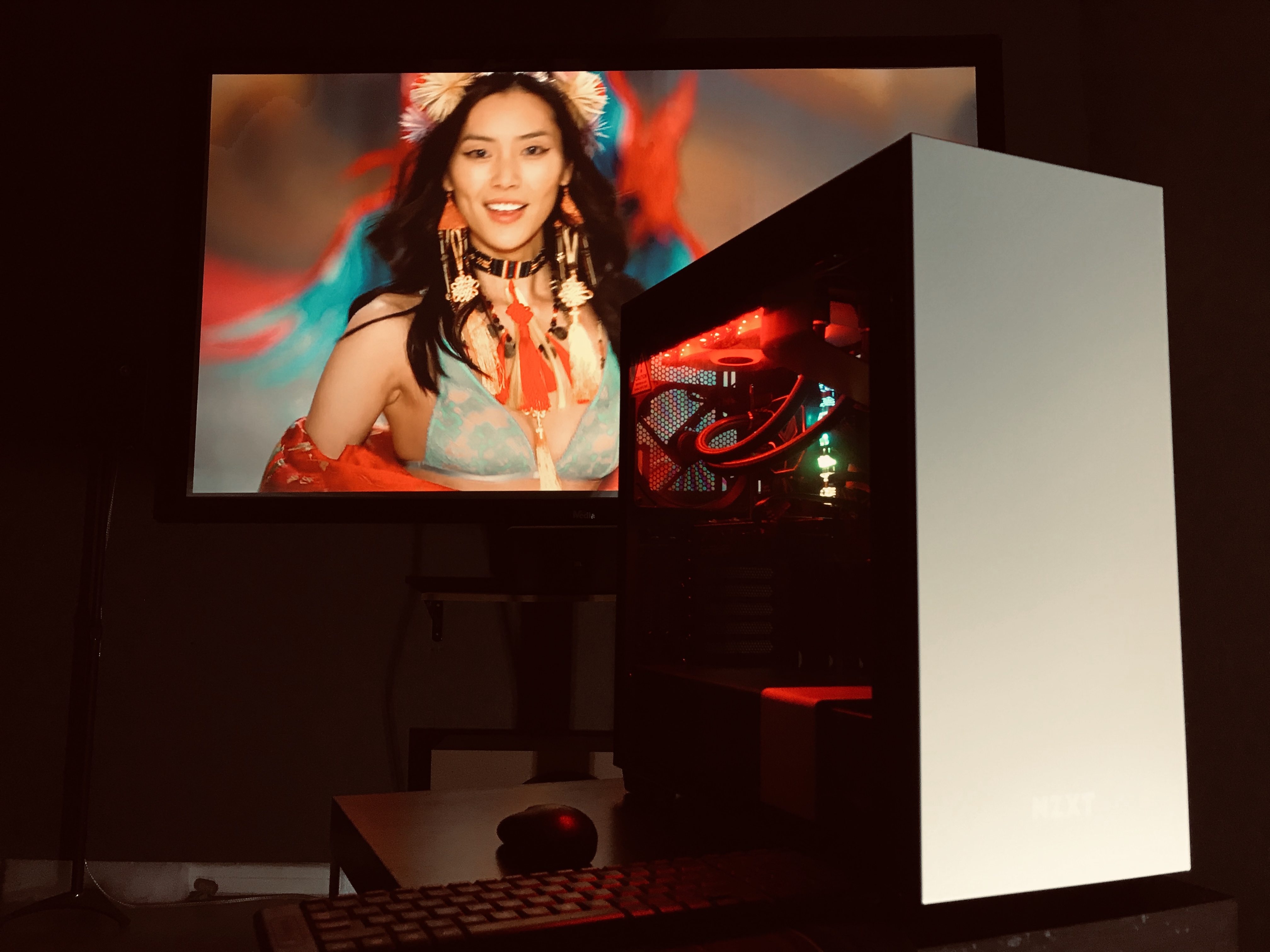 ​如何配置一台支持正版4KUHD光盘*放播**的电脑-NZXTH710i乱入