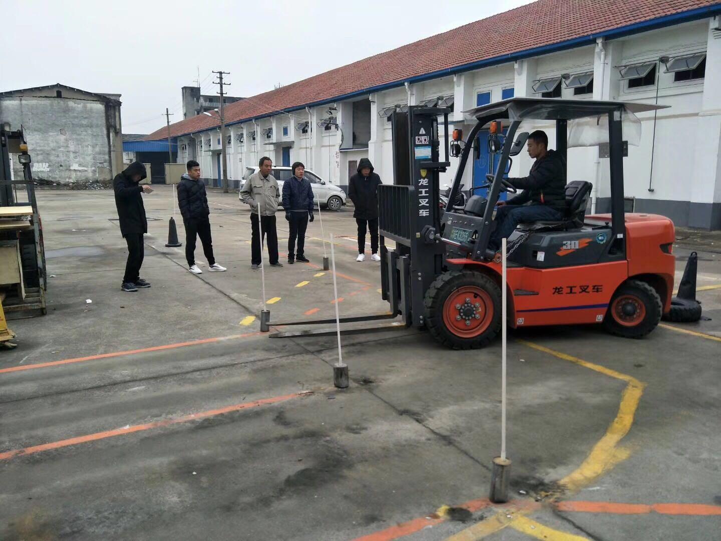 南阳白河驾校可以考叉车证吗,石家庄哪个驾校能办叉车证