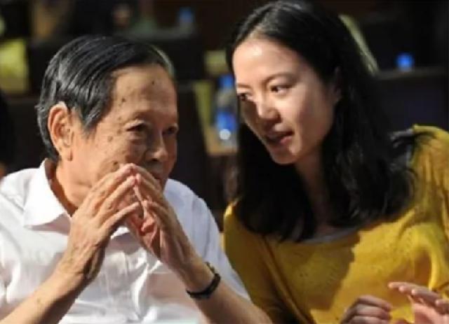 翁帆父亲谈杨振宁,翁帆父亲翁云光和杨振宁的照片