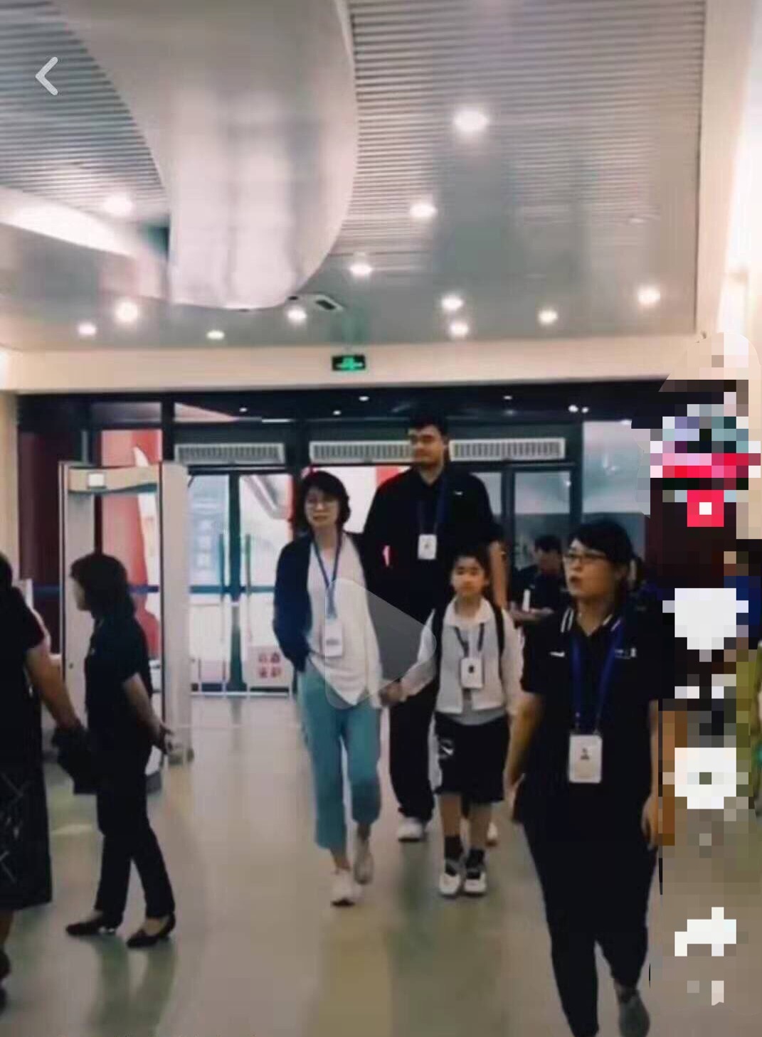 姚明13岁女儿近照曝光,姚明13岁女儿近照