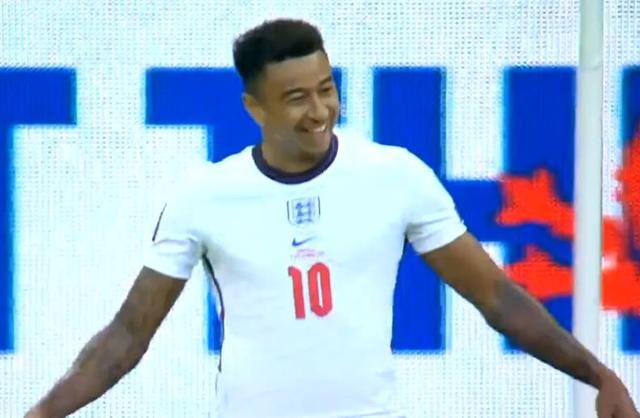 林加德进球庆祝动作素材,林加德庆祝动作鹤立鸡群