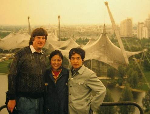 分析顾城一代人的思想情感,巨婴诗人顾城完整版