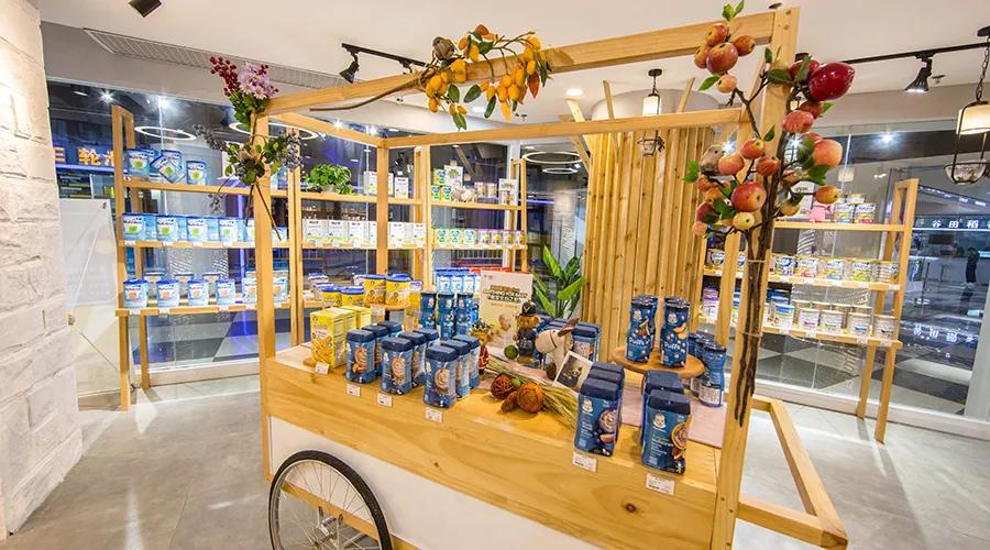 3个留学生拉人创业，年销4000万，他们说自家导购有绝招