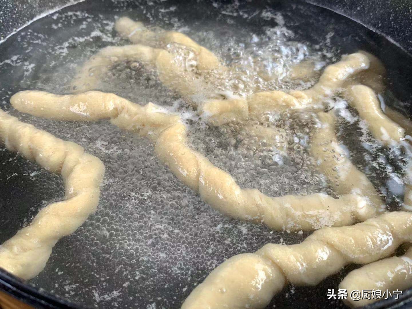 自己在家烤面筋需要抹油吗,在家烤面筋用烤箱吗