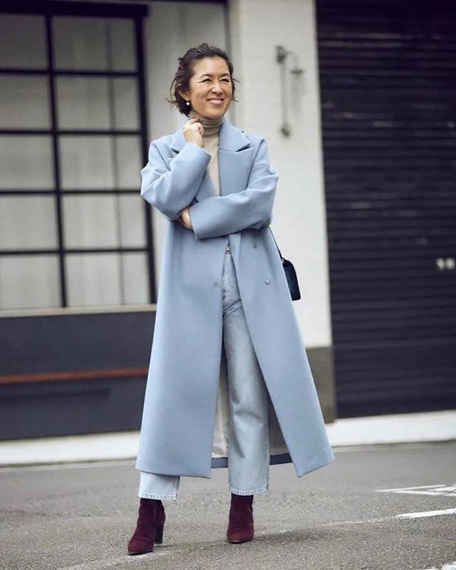 看这位45+日本博主的时尚穿搭，有一种由内而外散发的自信张扬