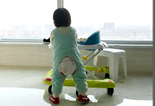 0-12个月宝宝发育图文详解,1-12个月的宝宝发育过程