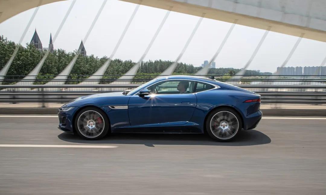 2018款3.0t捷豹f-type现车,捷豹f-type对比保时捷911