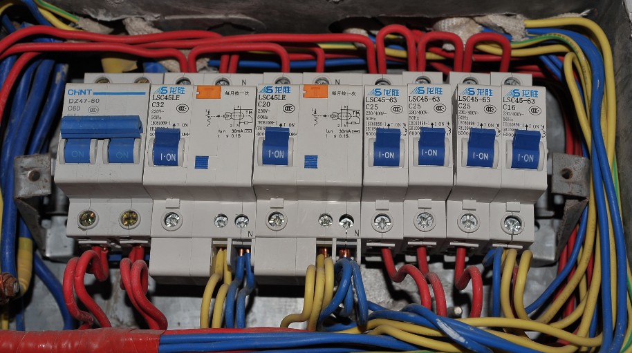 装修电线是硬芯线好还是软芯线好,装修电线用软线还是硬线