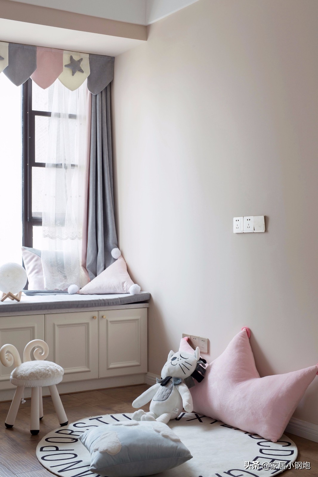 灰蓝背景墙效果图现代简约2021年,136平方现代风格大砖背景墙