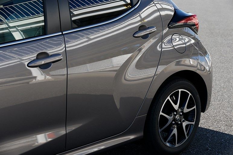 丰田雅力士2011款1.6g自动炫动版,全新丰田雅力士gr