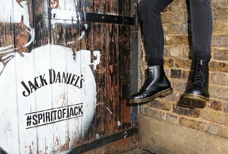 马丁靴搭配夏天显高显瘦,马丁靴显瘦显高平价